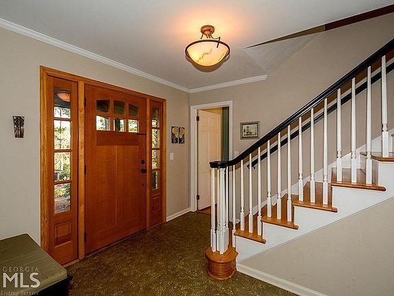 3rd image of 2600 Hawthorne Pl NE