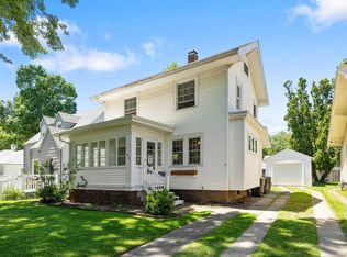 821 Pemberton Dr, Fort Wayne, IN 46805