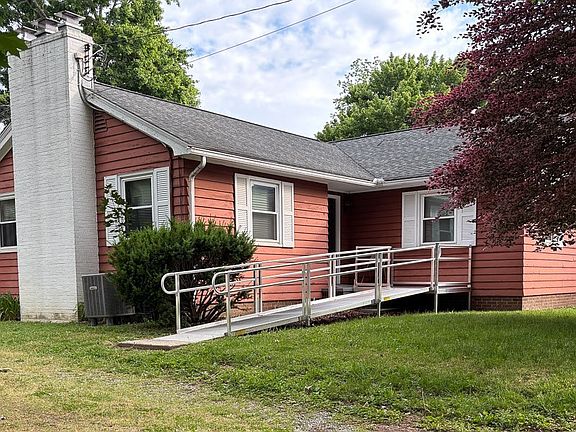 3rd image of 339 Belle St SW