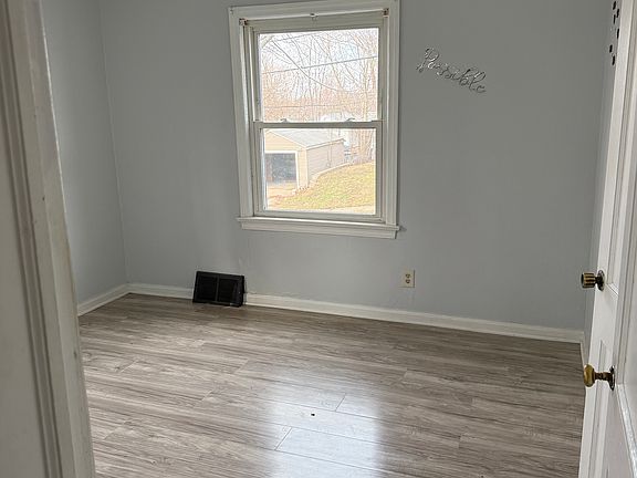 2nd image of 536 Cypress Ave