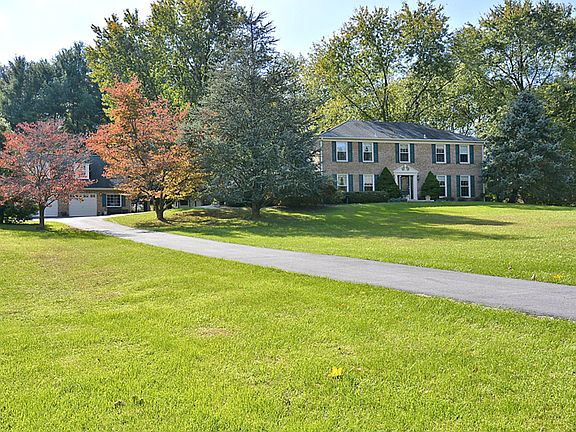 2nd image of 8610 Lochaven Dr