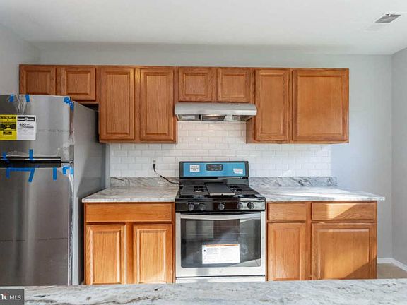 3rd image of 16551 Sherwood Pl