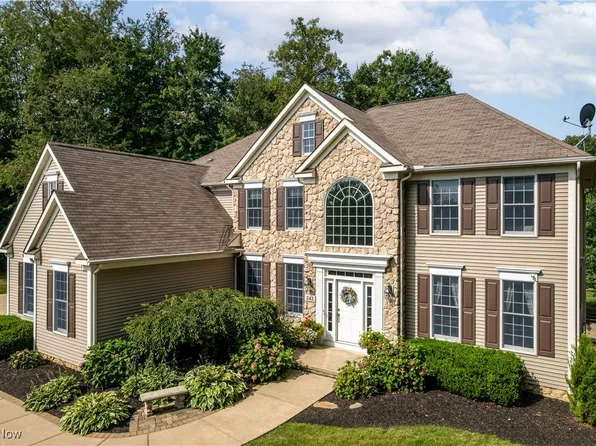 242 Meadow Oaks Trl, Medina, OH 44256