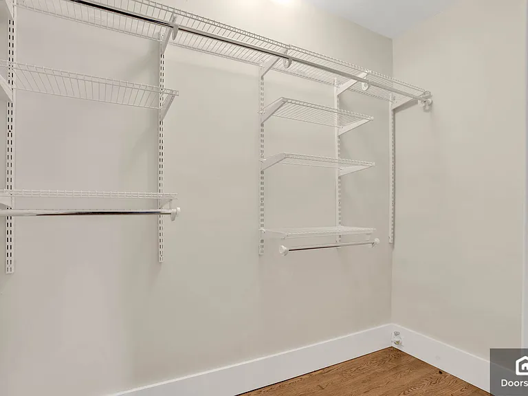 285 Stoakes Ave — Photo 4