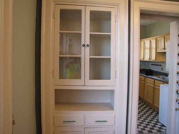 901-4 N Mangum China Cabinet