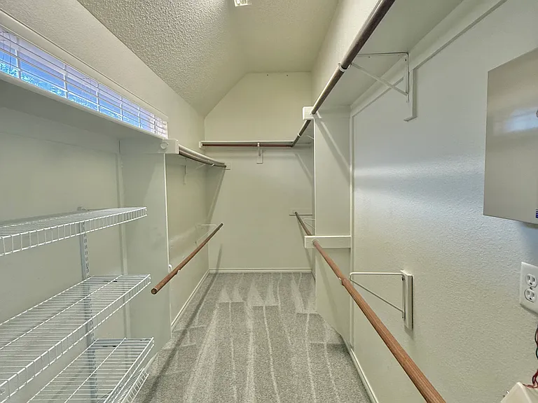 2681 Hillside Dr — Photo 7