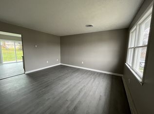 703 1/2 Thomas Ln, Martinsburg, WV 25401