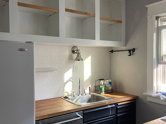 3rd image of 301 Colvin Ave #2
