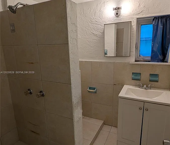 708 NE 4th St #1 — Photo 14