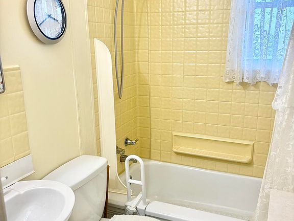 5th image of 7211 Betsy Ross Dr