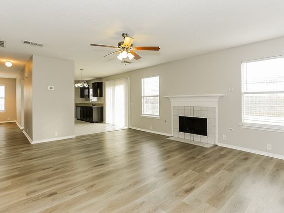 4th image of 108 Shady Brook Dr