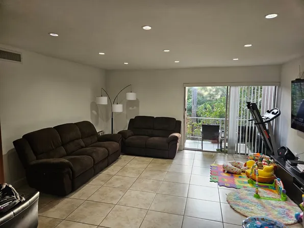 9483 SW 76th St APT N8, Miami, FL 33173
