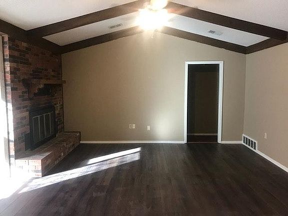 3rd image of 5870 Lake Port Dr