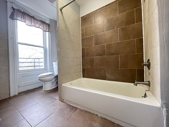 4th image of 70 Brinkerhoff St #2E