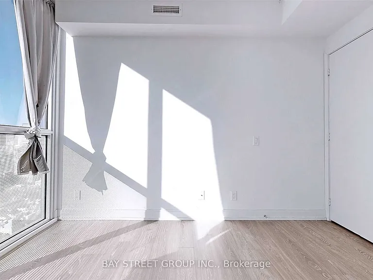 181 Dundas St E #4311 — Photo 20
