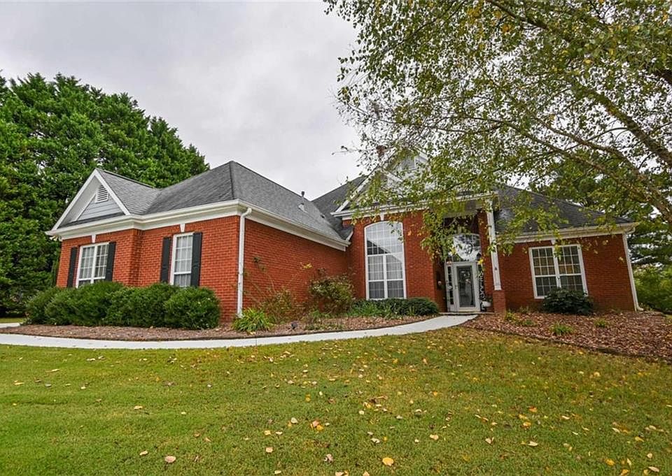1st image of 1040 Pebble Bend Dr