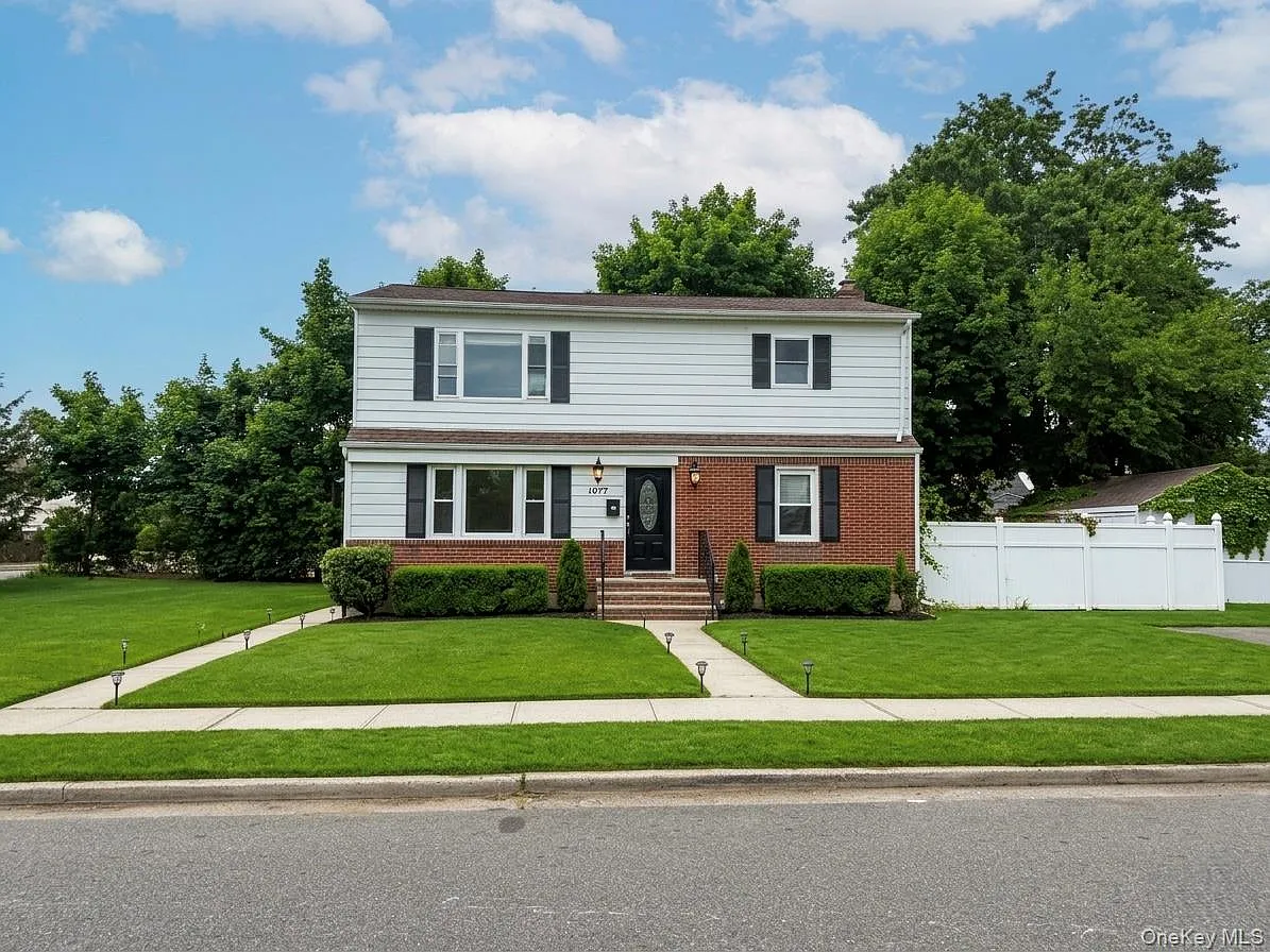 6 bed, 3.0 bath, 1680 sqft, $5,950 — Photo 2