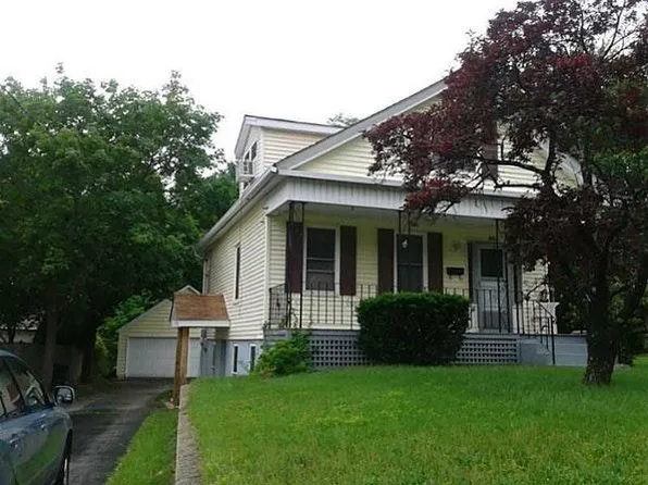 865 Pontiac Ave, Cranston, RI 02910