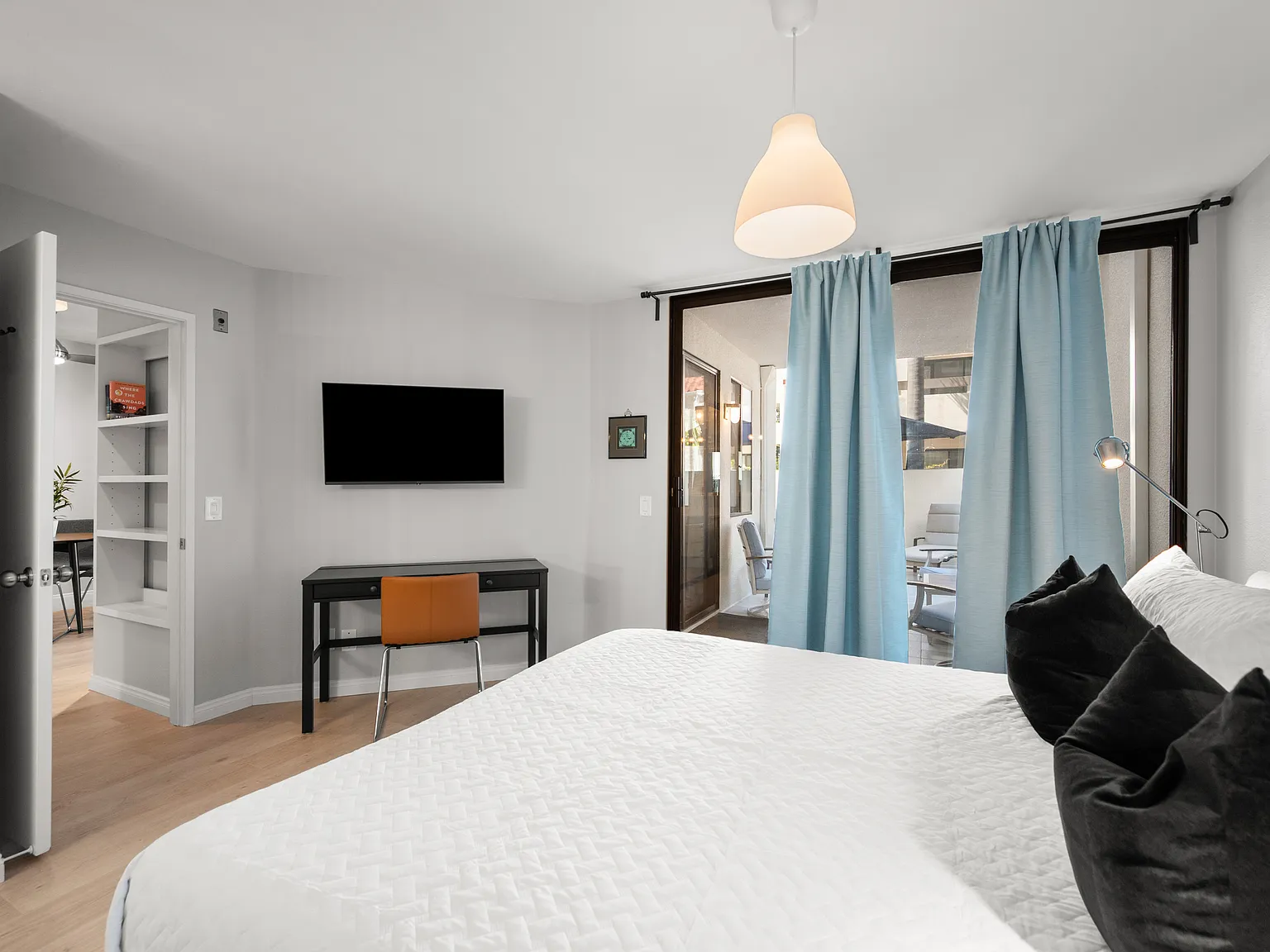 1 bed, 780 sqft, $4,200 — Photo 2