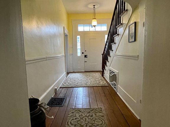 4th image of 29 E Dayton St