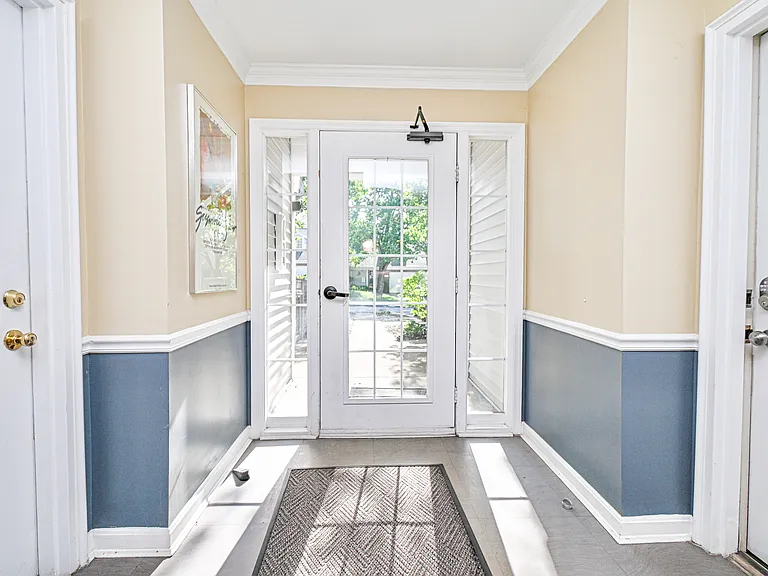 3021 Stratford Ct #1 — Photo 36