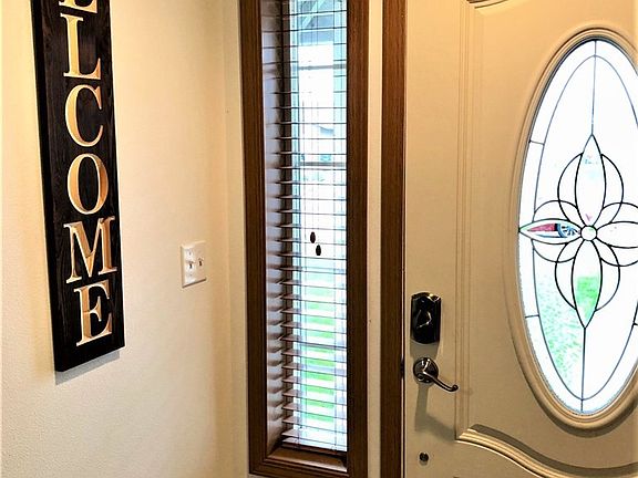 2nd image of 1220 E Gemstone St