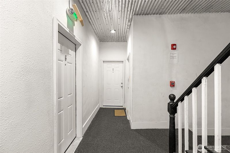 4th image of 220 W 4th Street
