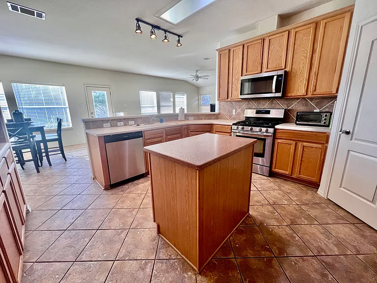 4701 Norman Trl — Photo 1