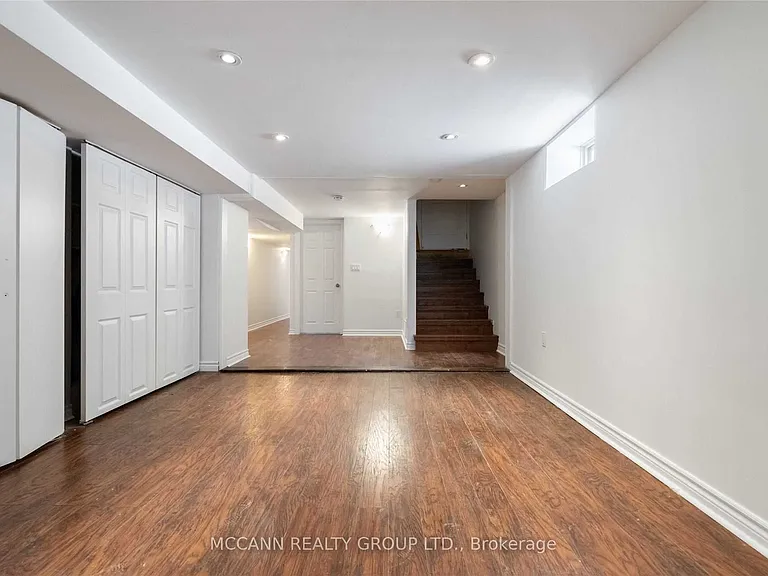 114 Belgravia Ave #BASEMENT — Photo 3