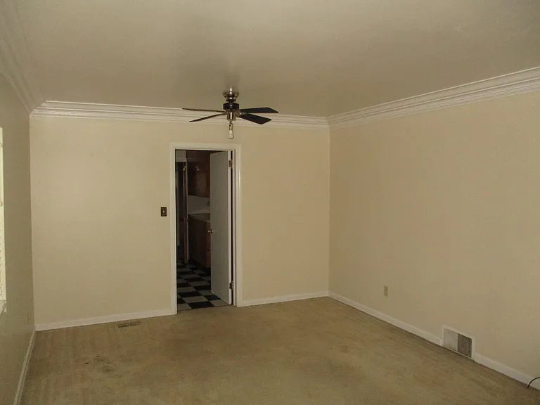 1020 Edgewater Dr — Photo 23