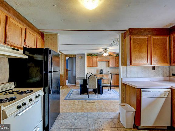 3rd image of 35389 Sussex Ln