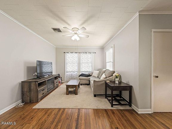 5th image of 405 McIlhenny St