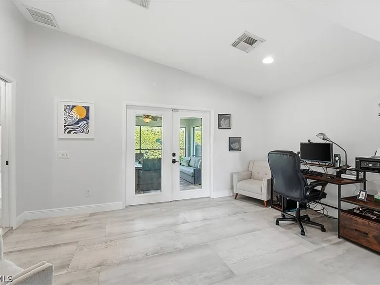 1023 El Valle Ave — Photo 14