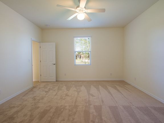 5th image of 422 NW 18th Ter