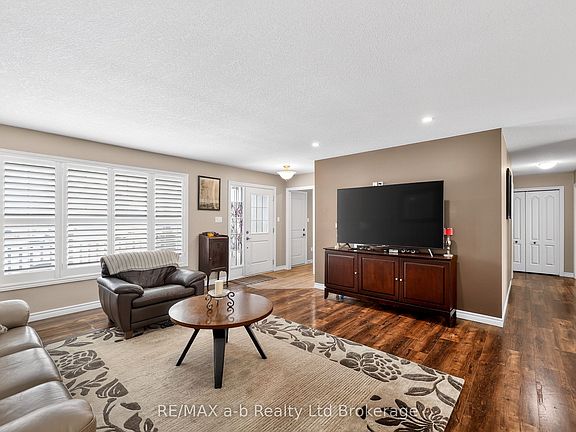 5th image of 87 Walker Rd