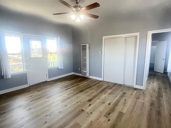 3rd image of 3978 La Salle Ave #3/4