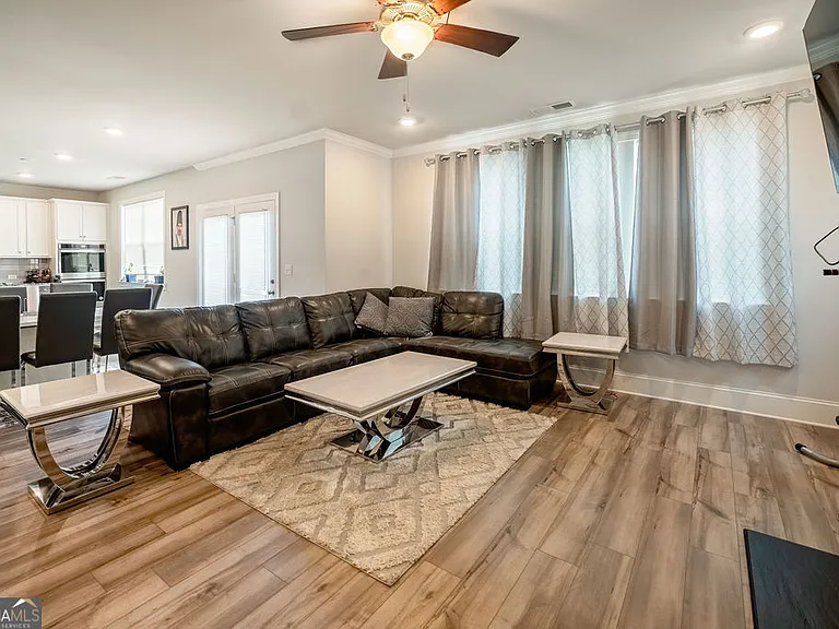 123 Vivian Ln — Photo 6