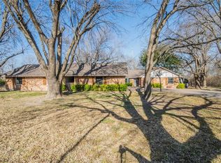 101 Shoreway Cir, Waxahachie, TX 75165