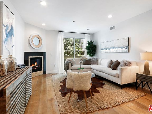 5th image of 7133 Hawthorn Ave APT 305