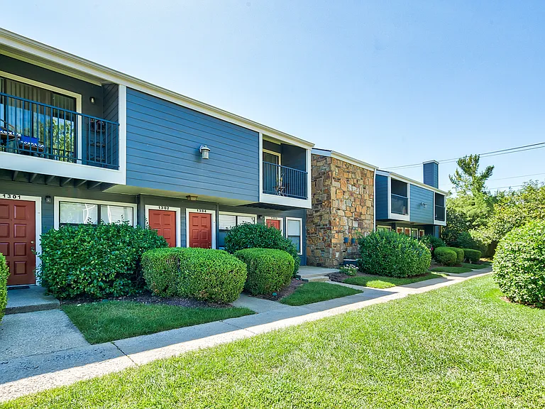 Raintree Apartments — Photo 44