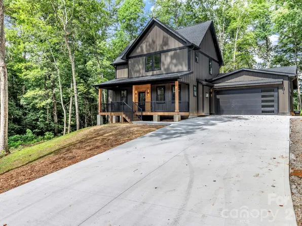 80 Goldenwood Ln, Mills River, NC 28759