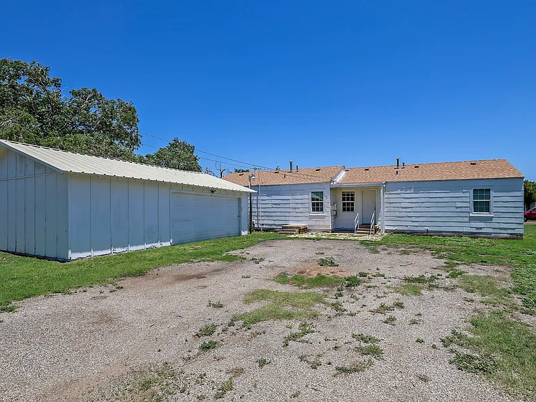 1414 S Nance St — Photo 2