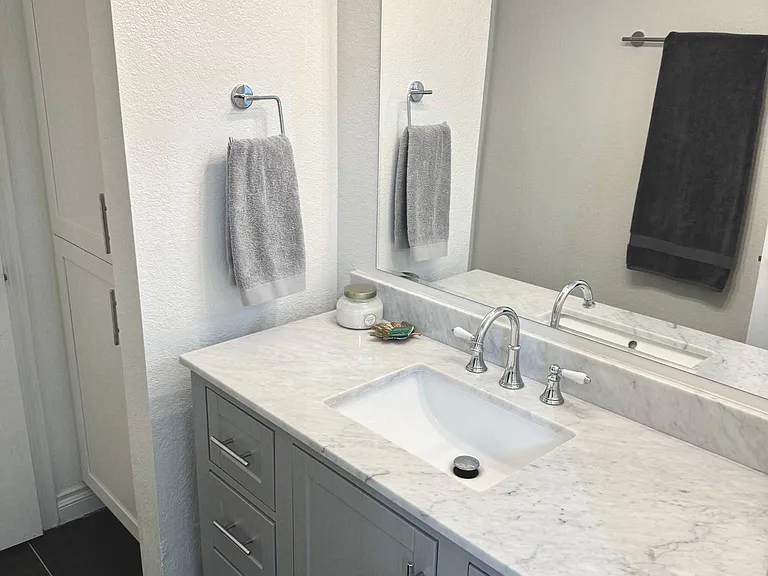 117 E Wilson St #B — Photo 23