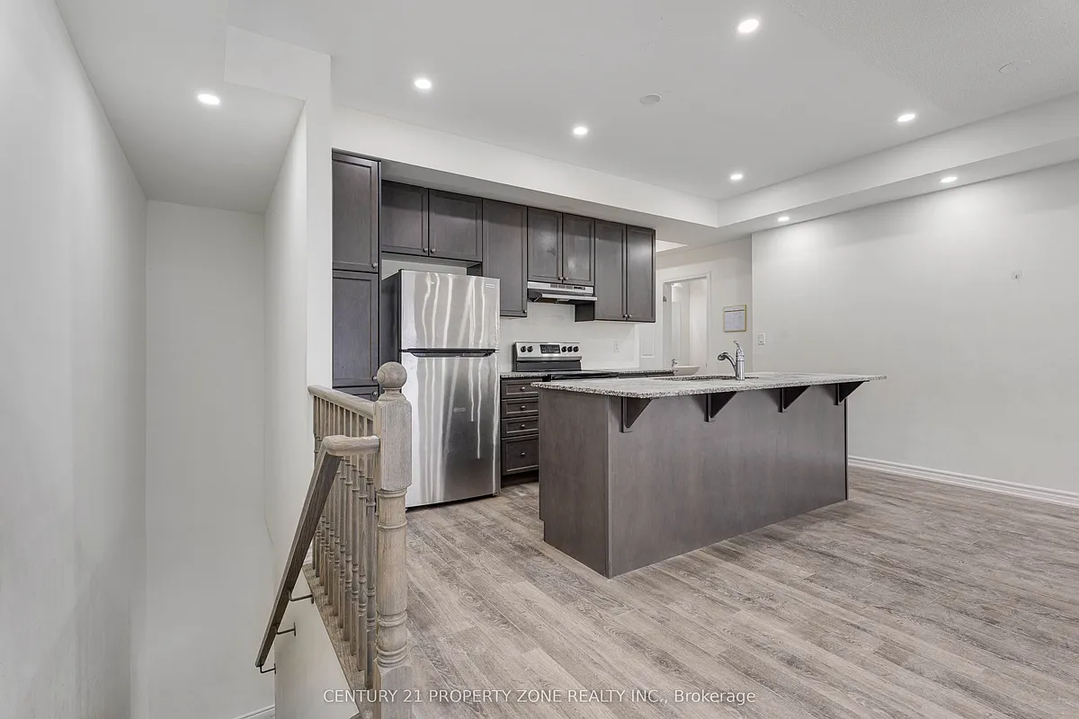 Building Photo - 250 Lagerfeld Dr #4