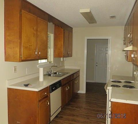 5th image of 5028 Potomac Dr