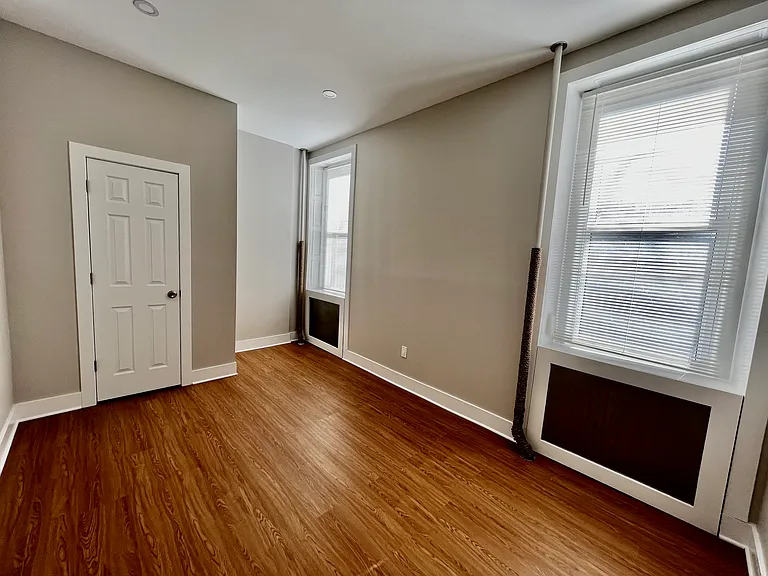 48-20 Vernon Blvd #2 — Photo 12