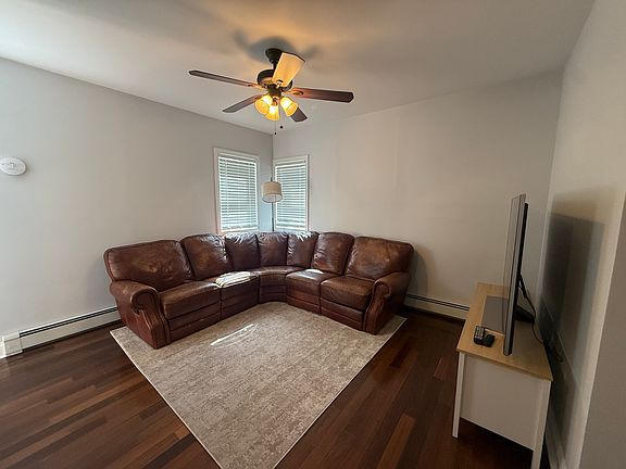4th image of 554 E Park Ave Floor 2