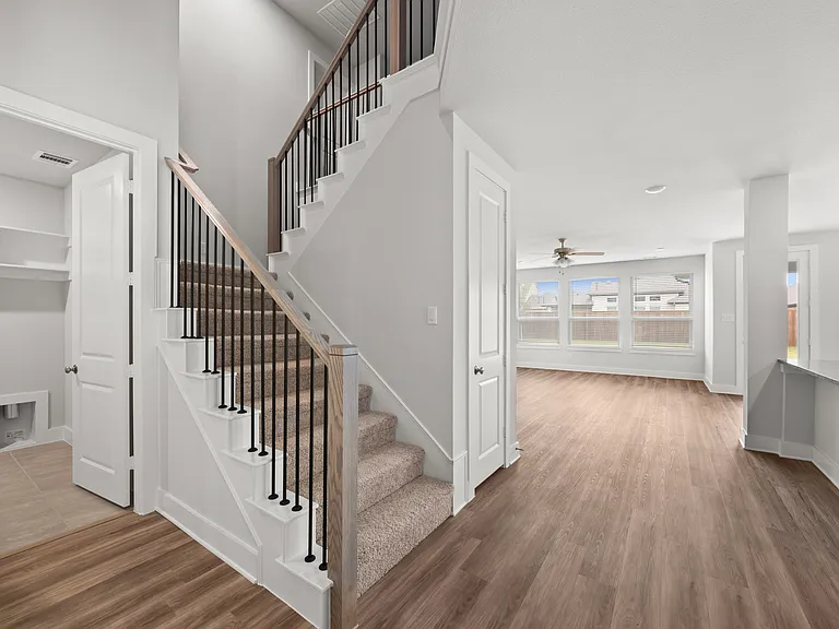 6506 Elaine Ct — Photo 8