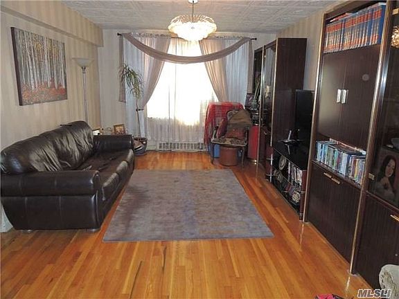 2nd image of 6435 Yellowstone Blvd APT 5H