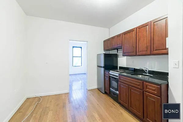 Rented by Bond New York | media 7